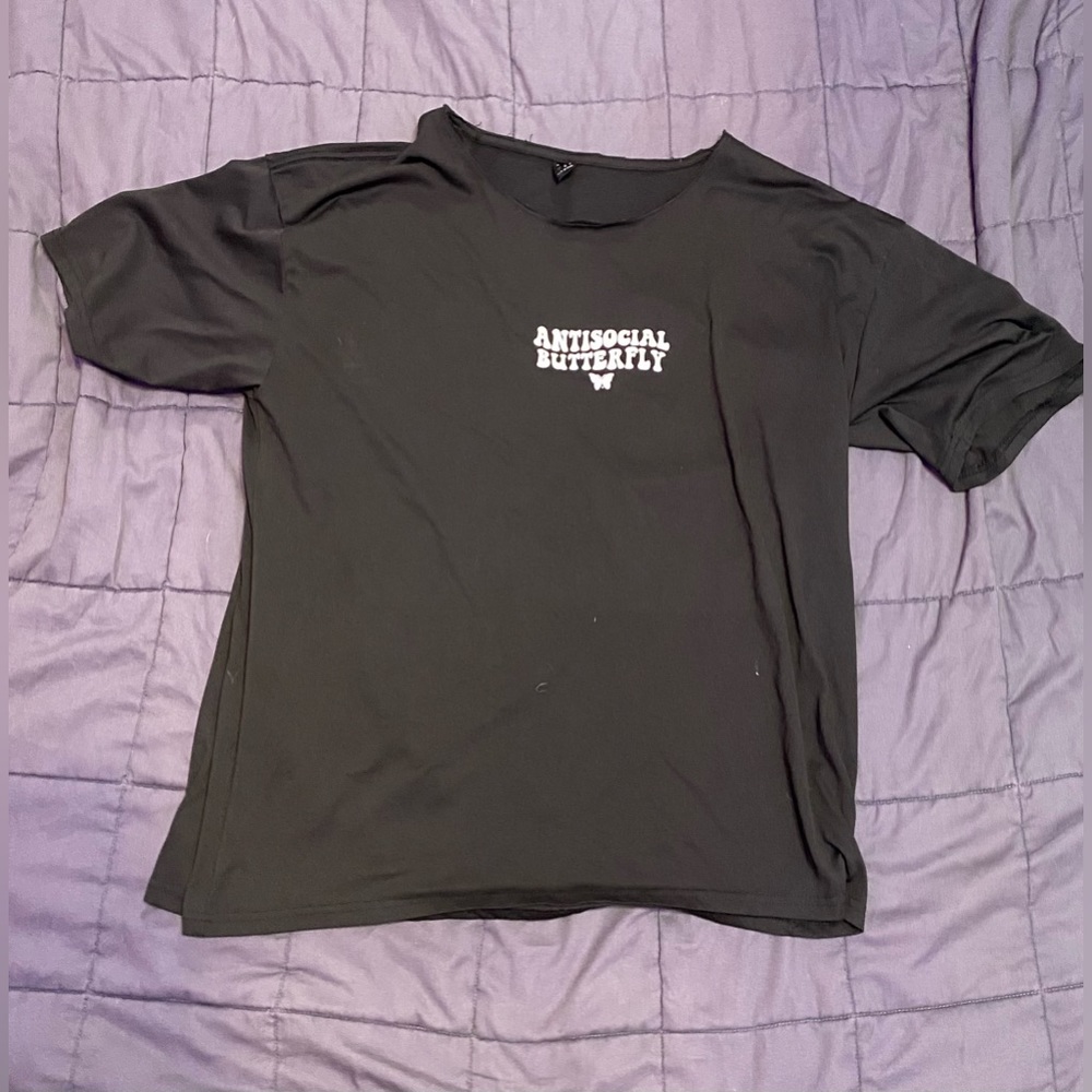 black tee